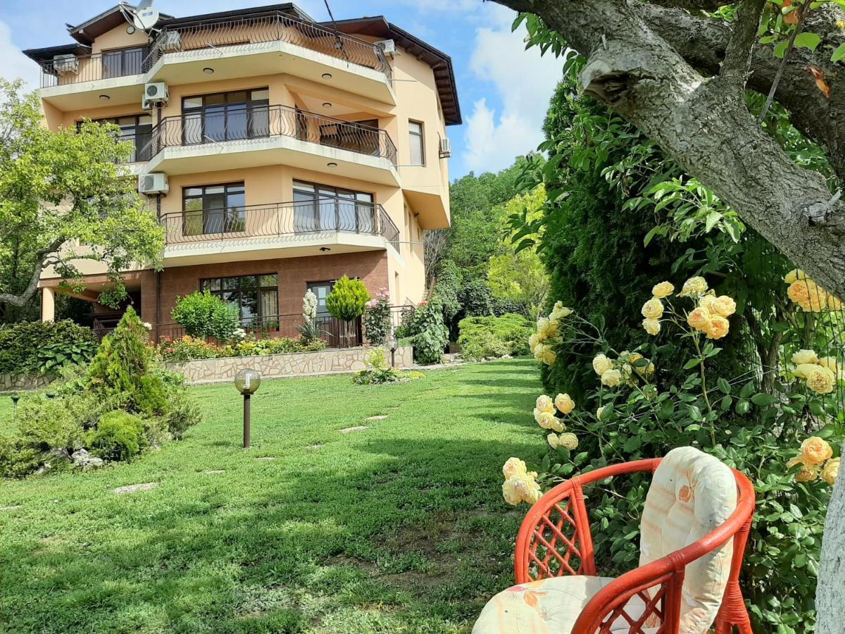 Villa Prolet General-Kantardzhievo Buitenkant foto