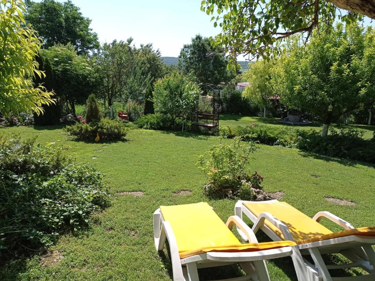 Villa Prolet General-Kantardzhievo Buitenkant foto