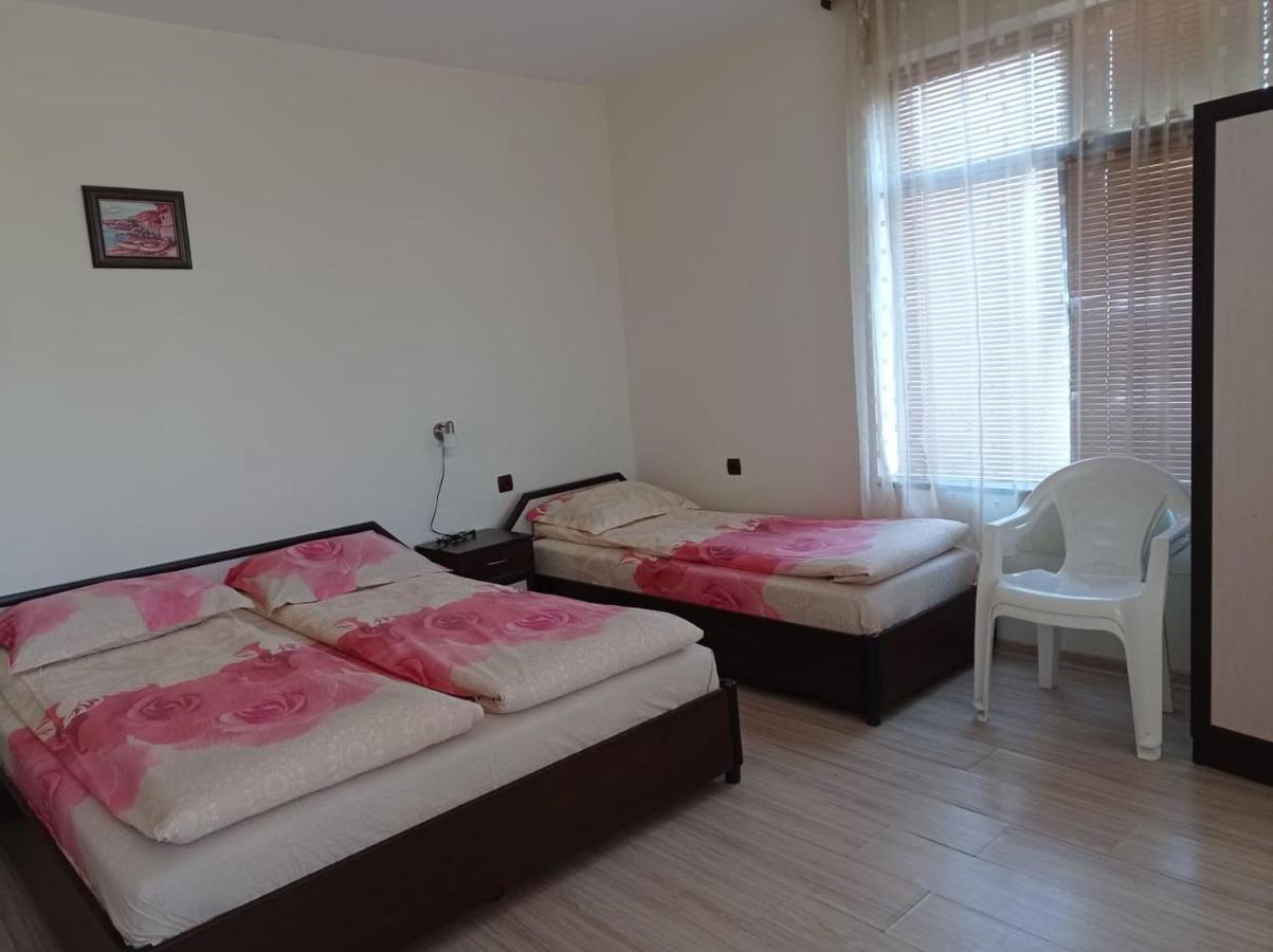 Villa Prolet General-Kantardzhievo Buitenkant foto