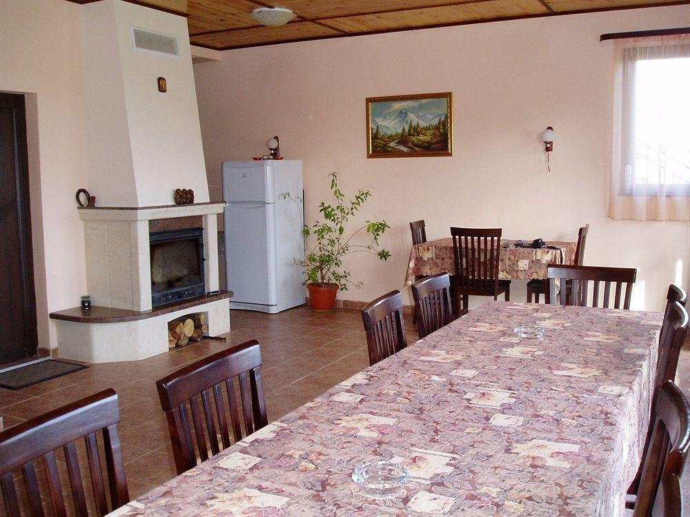 Villa Prolet General-Kantardzhievo Buitenkant foto